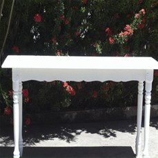 Locação mesa aparador madeira branca