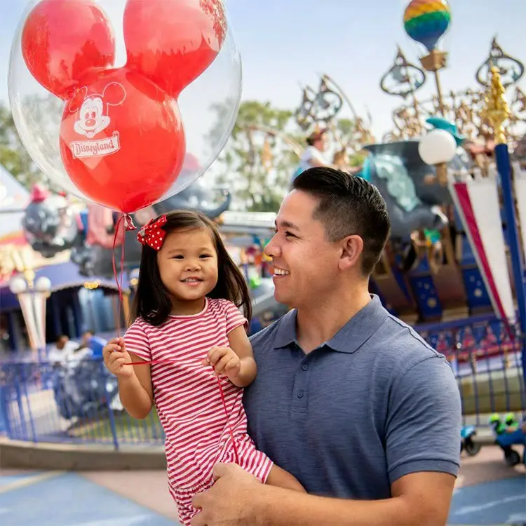 Ingresso 2 Dias Disneyland Califórnia com Genie+ Criança – Escolha entre Disneyland Park e Disney California Adventure Park – Fila Preferencial em Mais de 15 Atrações – Grátis 1 IDKIDS (Divertido para as Crianças, Essencial para os Pais. Limite 1 por Passageiro) – Mais Informações, Consulte Detalhes do Item – CRIANÇA (de 3 à 9 anos) - 13/11/2024
