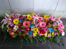 Arranjo de Chão com flores mistas 